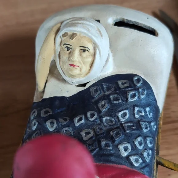 Red Riding Hood Cast Iron Mechanical Bank - Picture 4 of 6